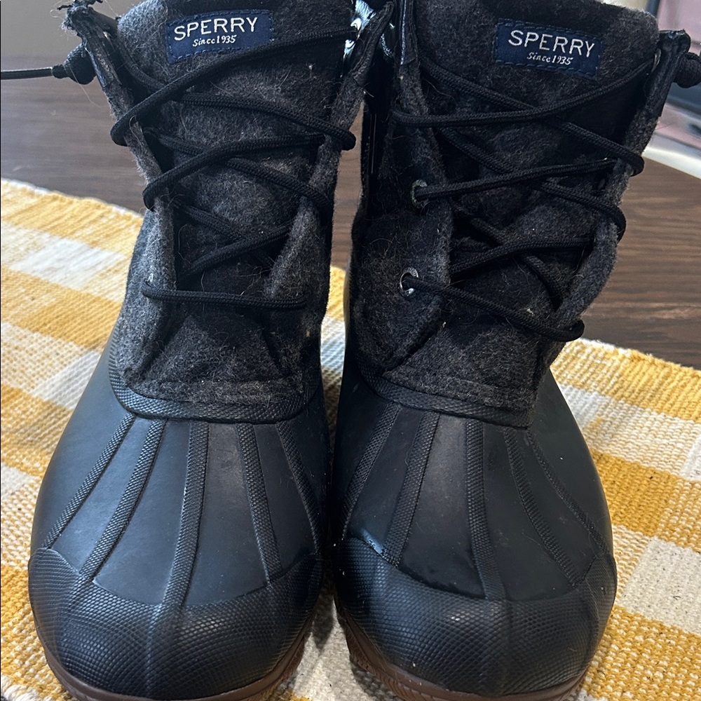 Sperry Women's Charcoal and Black Winter Boots